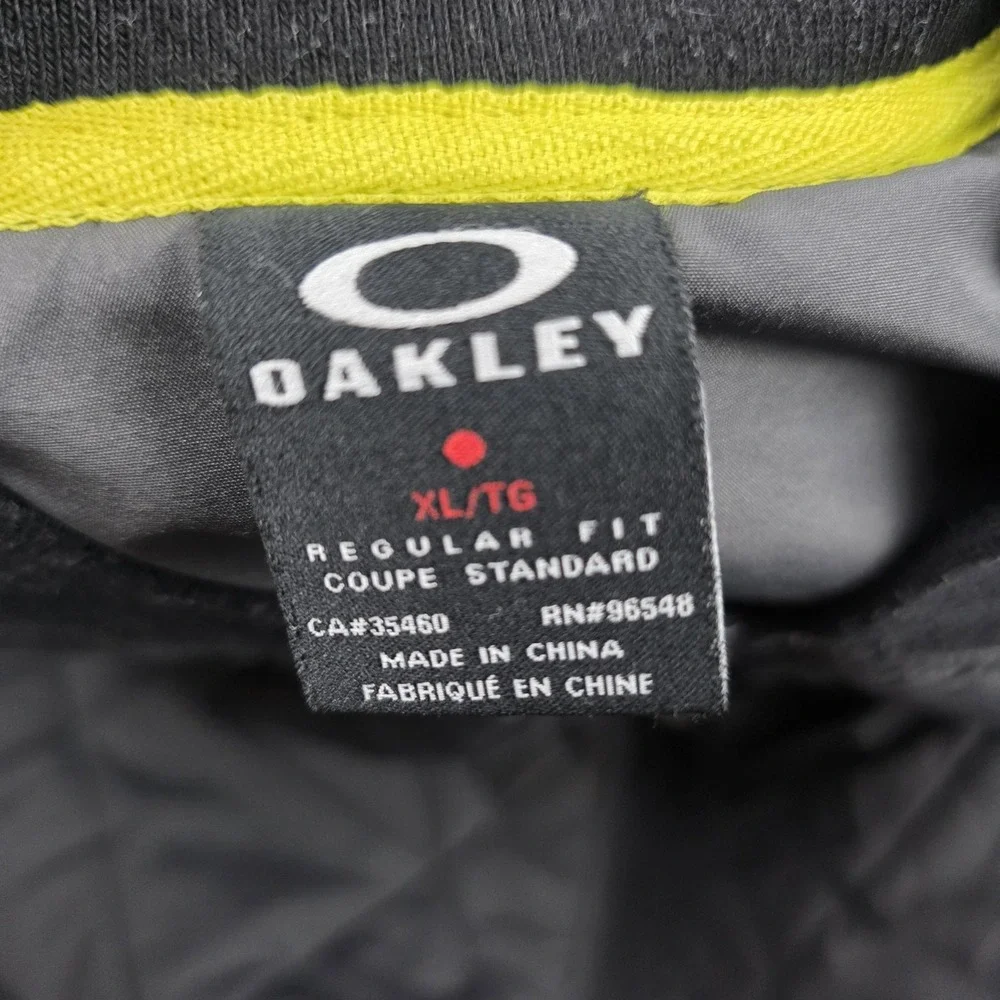 Oakley Jacket Mens XL Gray Quilted Full Zip Knit Sleeves Insulated Pockets
